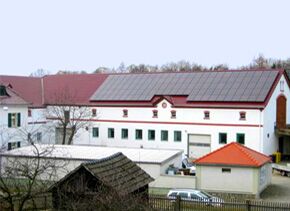 Sanierung von Dachflächen/Installation PV-Anlage